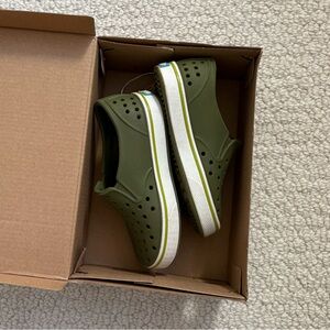 NIB Native Miles toddler slip ons 7c